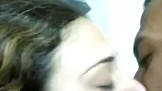 سكس ويقذف عليها