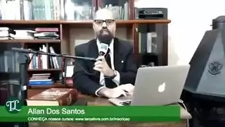 أصلع وعارية: جوارب سوداء، فرج ضيق يتم finger، ثم تدخل بقوة