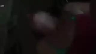 قضيب الجار في شرجها، الكاميرا على وجهها مشهد إباحي كامل