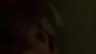 لعق أقدامها الحلوة قبل ضرب فرجها في فعل سحاقي