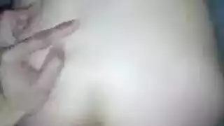 جنس عنيف في الحلق والجسم مع موديل مثير