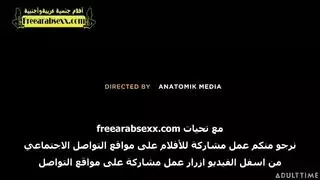 الأم الناضجة تقدم درسًا بمهبلها الضيق الرطب