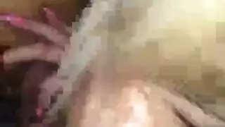 كلبة سمراء مراهقة تحتاج إلى حمولتها اليومية من السائل المنوي