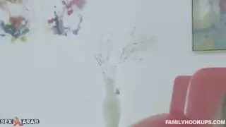 يلحس كعكةامه وتزعل عليه مترجم