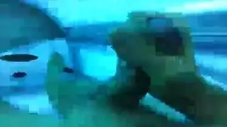 امرأة ذات خبرة تُمارس معها الجنس بقوة من شاب في مشهد صريح