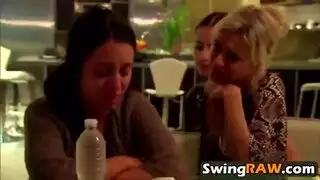ثدي متأرجح ونيك حلق لفرج سمراء مبلل