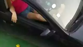 مص علني للقضيب مع قذف على الوجه