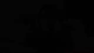 يحضنها سكس محارم