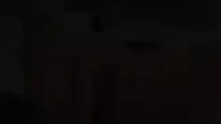 أثداء نجمة الإباحية آسيا أميس ريو تُهيمن عليها من قبل زميلها في المشهد