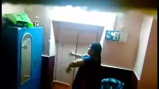 سكسنيكجوريمعابنهافيالمطبخ