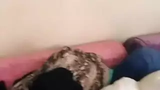 بيمبو مدللة تتوسل لزب سميك في سيارتها الليموزين