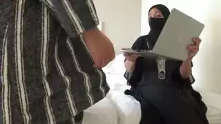 درس جنسي من زوجة عربية في ليلة الزفاف لريبب قليل الخبرة