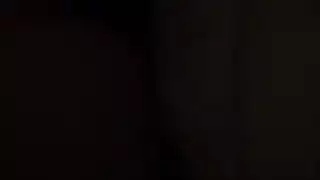 الفتاة الشاذة تأخذه بعمق في الزقاق المظلم