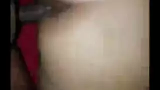 نكاح في دار السينما: قضيب أسود يغزو فرجًا فاتحًا