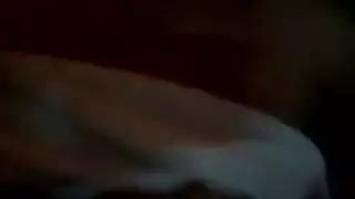 فتاة عربية تأخذ القضيب التركي بعمق داخلها