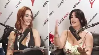 عارضة الأفلام الإباحية الحائزة على جوائز سارة عربي تظهر ثدييها المثاليين