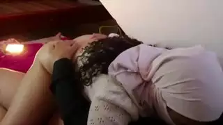عاهرات عربيات منفردات: الاستمتاع باللعب المهبلي