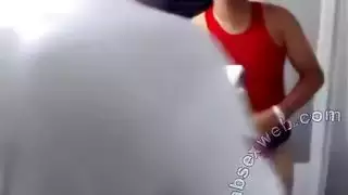 مراهقة عربية ساخنة تُداعب بالإصبع وتُمارس معها الجنس بقوة
