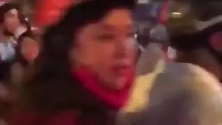 الموهبة الشابة الساخنة تتفوق على المنافسة للفوز