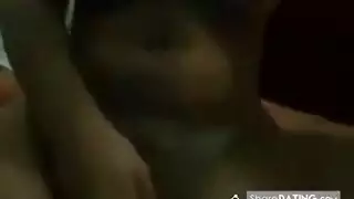 رقص بقميص النوم الاحمر
