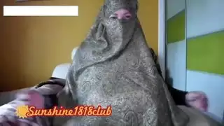 الأكثر إثارة في نوفمبر: سيدة عربية ذات أثداء ضخمة في ويبكام إباحي