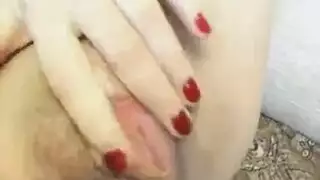 حفلة جنس جماعي: عاهرات تبلع السائل المنوي بعد جنس قاسي