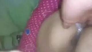 ربة منزل متسللة تمارس الجنس مع المضيف في فيلم إباحي عن الخيانة