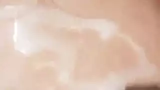 الشقراء النارية تأخذ حلق عميق ثم اختراق شرجي خشن