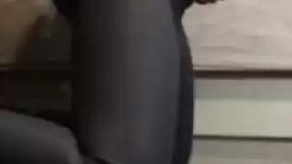 بنت عم تتحفط