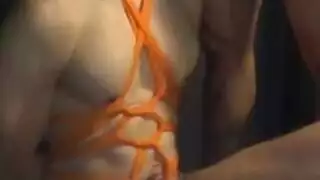 عاهرة آسيوية تُهيمن عليها من قبل عميل في مشهد استسلام خشن إباحي