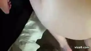 ثلاثي مع شقراء مراهقة تأخذ قضيبين صلبين