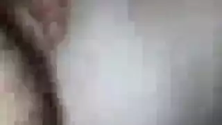 سكرانة وقذرة: تلهو بقضيب صلب ضخم