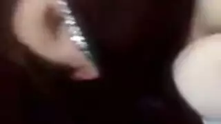فتاة بدوية ذات صدر كبير تنيك بقوة في السيارة