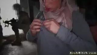 أول مرة زوجة مسلمة تختبر الإيلاج المزدوج مع عامر