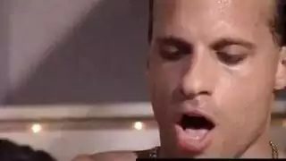 قبلة ساخنة في شوارع