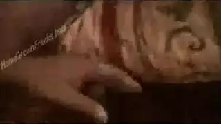قضيب الفحل الأسود يقطر سائلًا منويًا طازجًا دافئًا