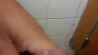 اهيج أمرأه كسها الضيق وتنتاك اول مره من زنجي هايج وهي تصرخ وترتعش وتنزل المني في كسها بقوة