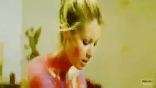 الملاك الصلب نيكول في حوض الاستحمام