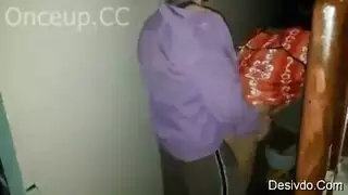 طالبة محتاجة تحصل على جنس عنيف من أستاذها