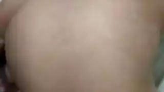 صديقي يجلب غريبًا لممارسة جنس جماعي