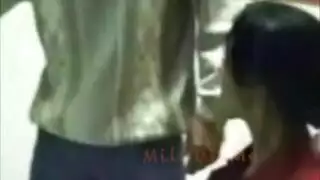 عاهرة عربية ناضجة تريد لحماً طازجاً للحركة الإباحية