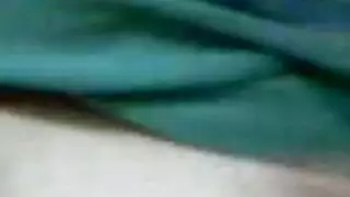 فتاة عربية تتبول بشكل قاسي