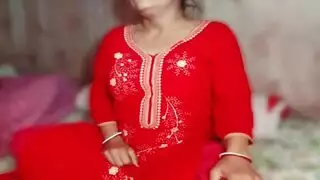 تبادل فمي صريح لزوجين بنغاليين