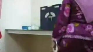 جسد مونيا المغربية هو جائزتك العربية الكبرى
