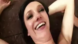 نيك عنيف بوضعيات جامدة مع ممثلة بورنو عاهرة