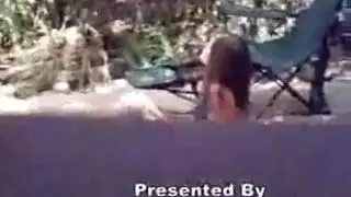 فتنة فاتنة تأخذ قضيب زوج أمها كبديل للأعمال المنزلية