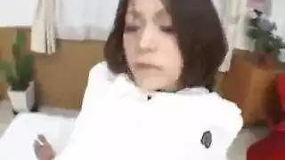تمص قضيبًا وتنتظر عاصفة مني كبيرة