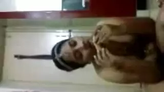 دخل زبة في طيزها بالغصب