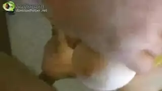 علاقة جنسية مزدوجة لمراهقة مع رجال غرباء