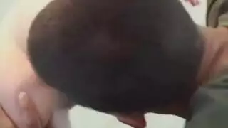شهوة الصباح للسيدة الممتلئة: ضرب عميق بعصا كبيرة